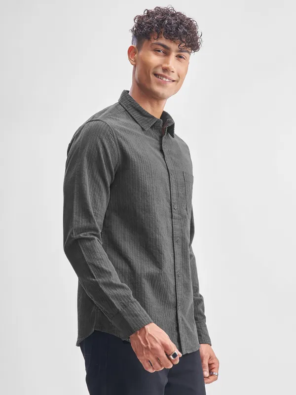 Highlander Men Grey Self Design Slim Fit Casual Shirt