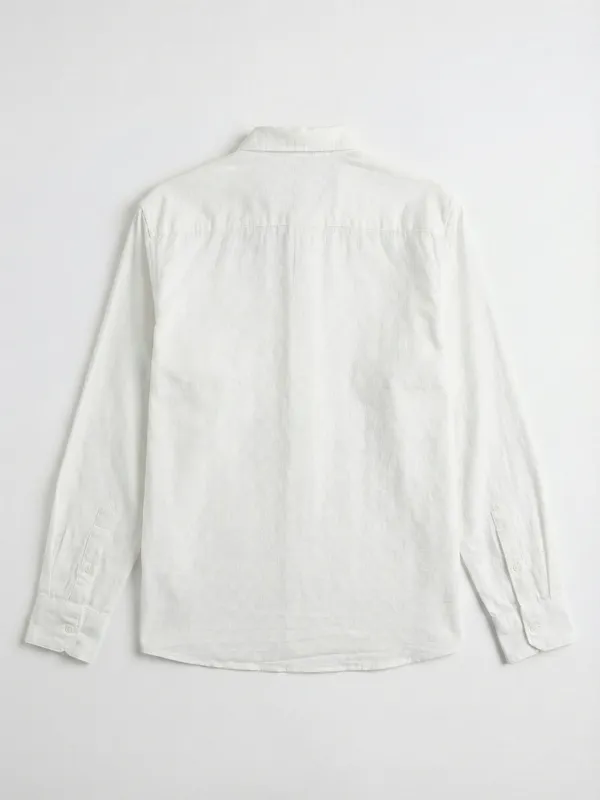 Highlander Men White Self Design Relaxed Fit Casual Shirt