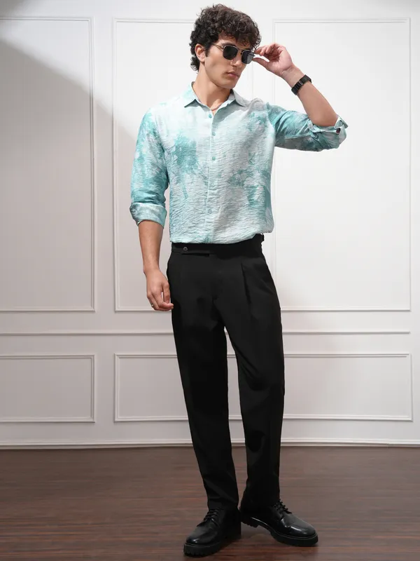 Men Slim Fit Casual Shirt