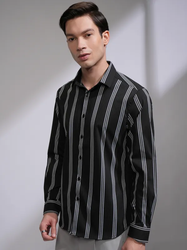 Highlander Men Black Striped Slim Fit Casual Shirt