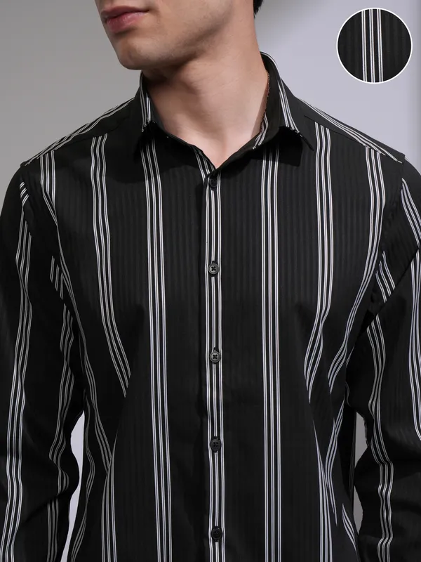 Highlander Men Black Striped Slim Fit Casual Shirt