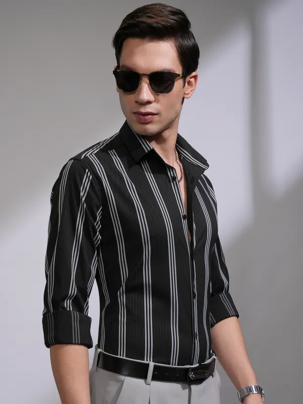 Highlander Men Black Striped Slim Fit Casual Shirt
