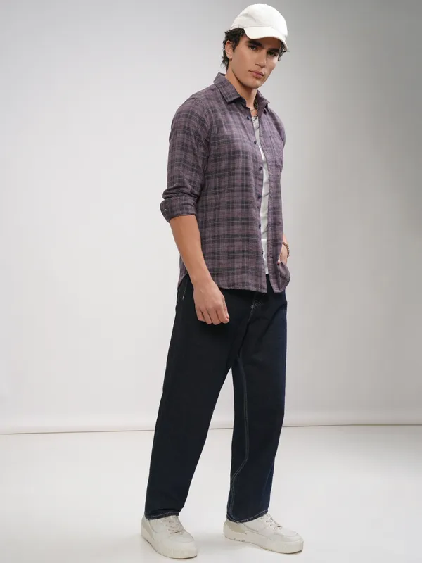 Highlander Men Mauve Checked Slim Fit Casual Shirt