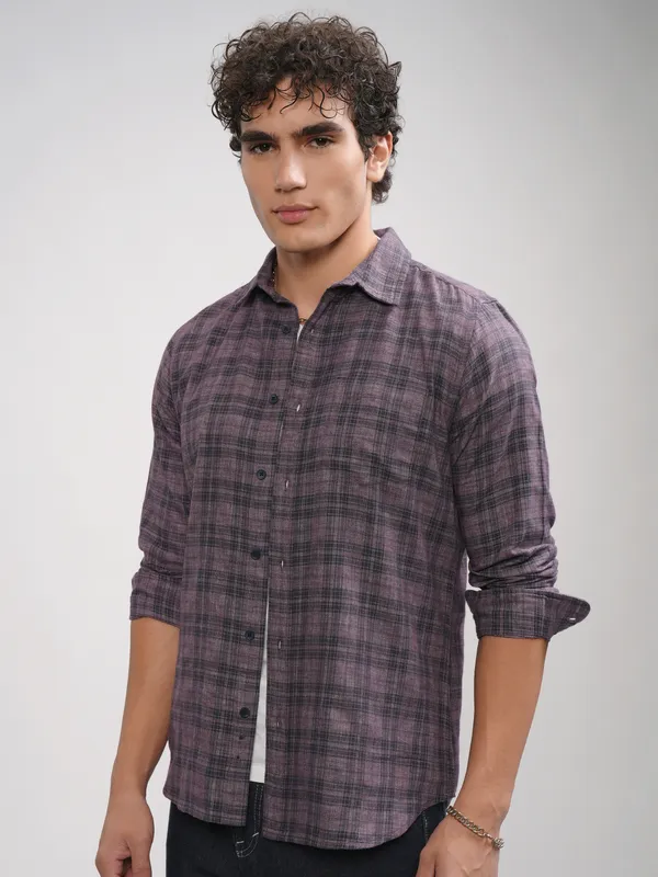 Highlander Men Mauve Checked Slim Fit Casual Shirt