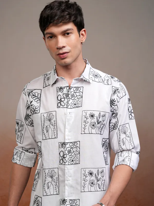 Highlander Men White Embroidered Slim Fit Casual Shirt