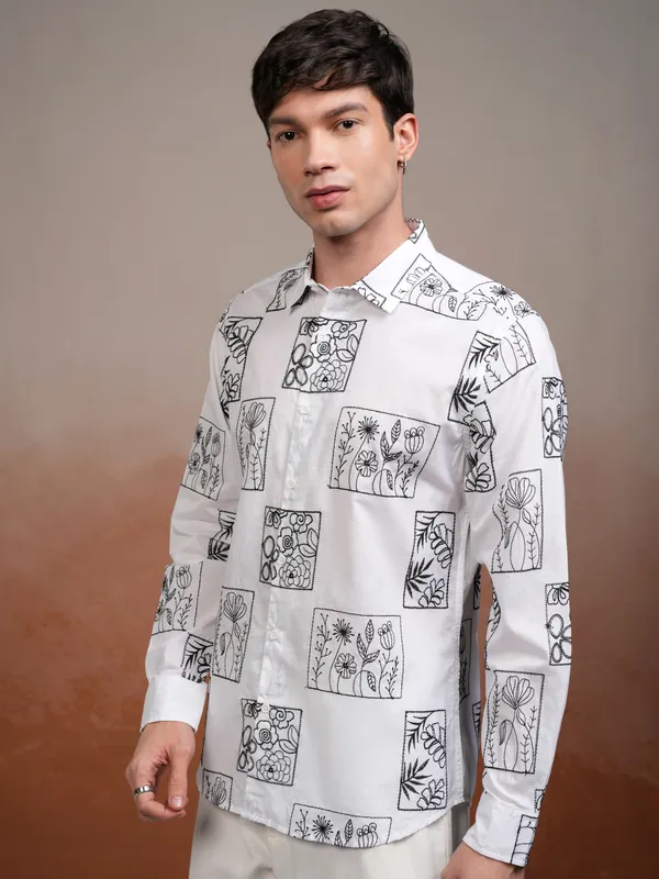 Highlander Men White Embroidered Slim Fit Casual Shirt