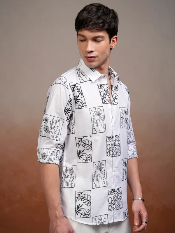 Highlander Men White Embroidered Slim Fit Casual Shirt