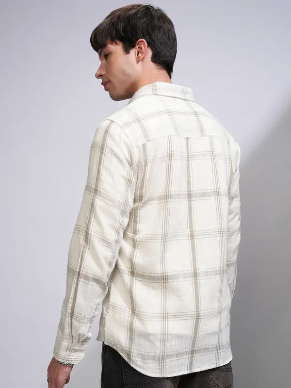 Highlander Men Cream Checked Slim Fit Casual Shirt