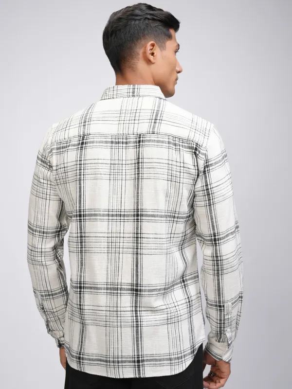 Highlander Men Off White Checked Slim Fit Casual Shirt