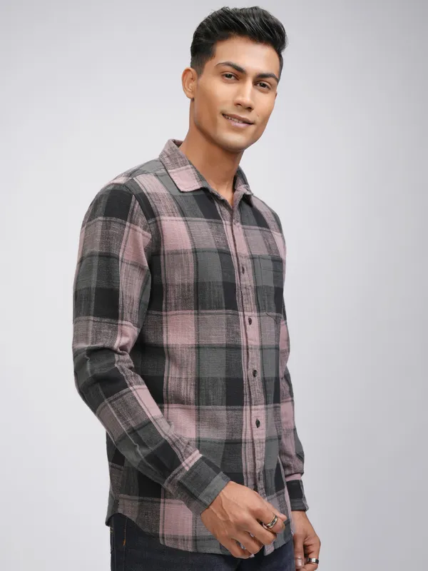 Highlander Men Pink Checked Slim Fit Casual Shirt