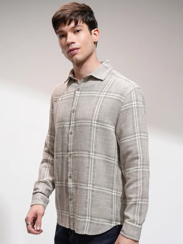 Highlander Men Beige Checked Relaxed Fit Casual Shirt