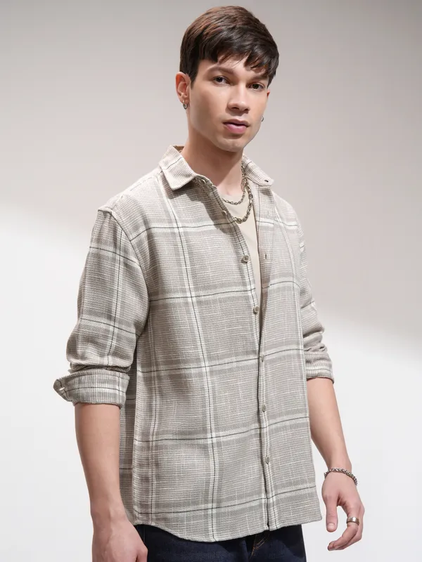 Highlander Men Beige Checked Relaxed Fit Casual Shirt