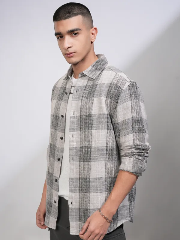 Highlander Men Grey Checked Relaxed Fit Casual Shirt