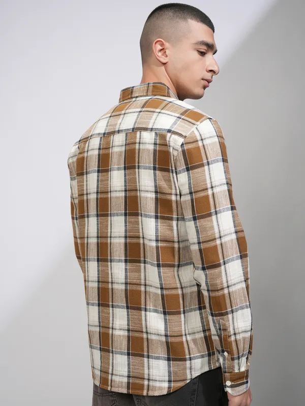 Highlander Men Cream Checked Slim Fit Casual Shirt