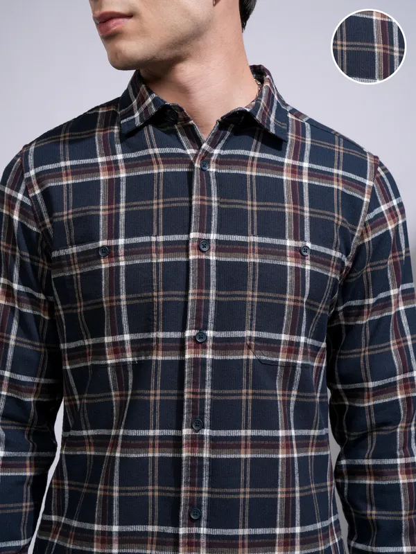 Highlander Men Navy Blue Checked Slim Fit Casual Shirt