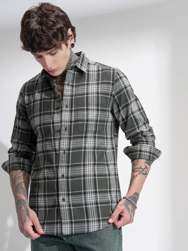 Highlander Men Green Checked Slim Fit Casual Shirt