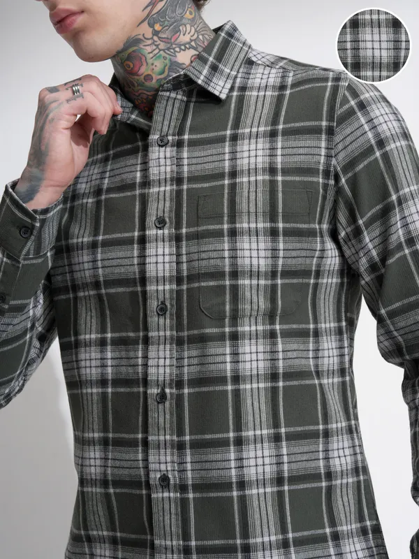 Highlander Men Green Checked Slim Fit Casual Shirt