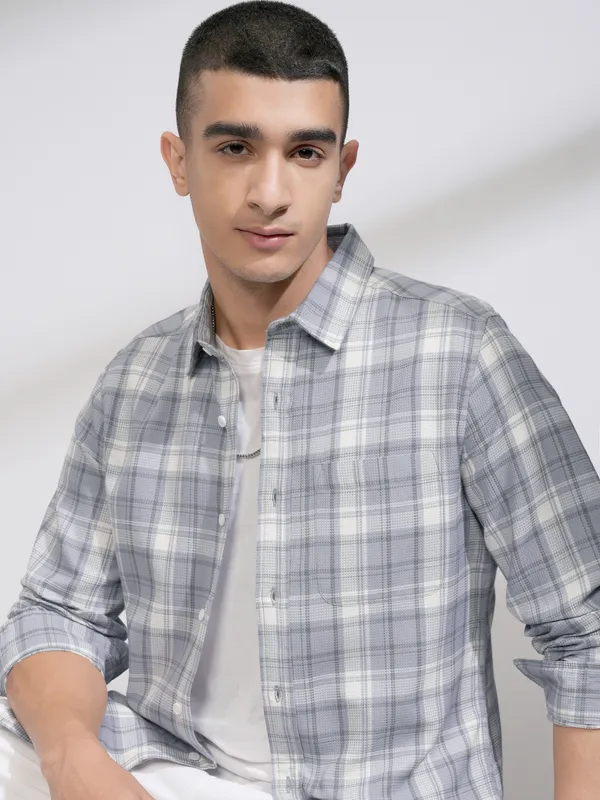 Highlander Men Blue Checked Slim Fit Casual Shirt