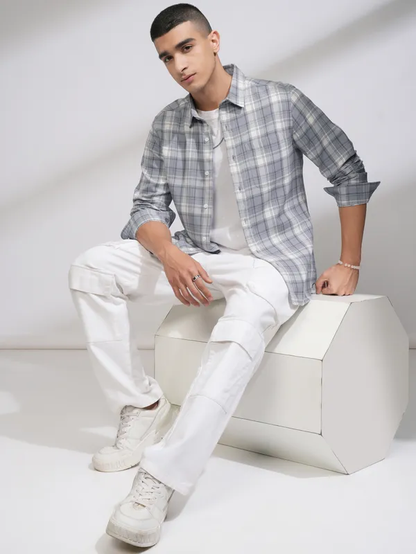 Highlander Men Blue Checked Slim Fit Casual Shirt