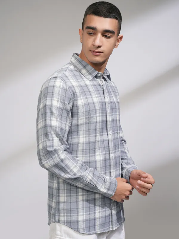 Highlander Men Blue Checked Slim Fit Casual Shirt