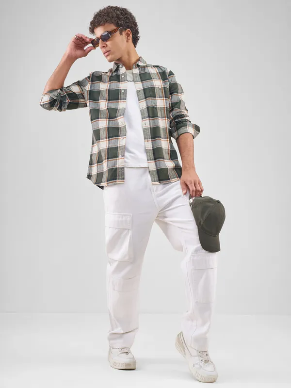 Highlander Men Cream Checked Slim Fit Casual Shirt