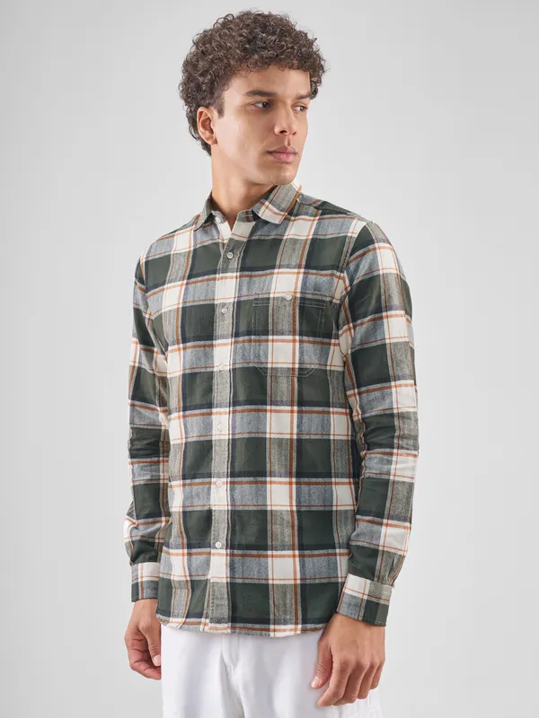 Highlander Men Cream Checked Slim Fit Casual Shirt