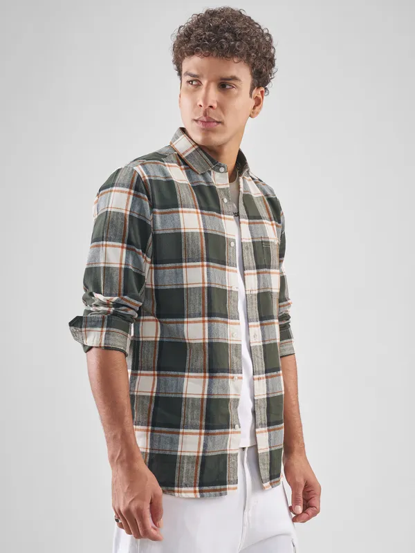 Highlander Men Cream Checked Slim Fit Casual Shirt