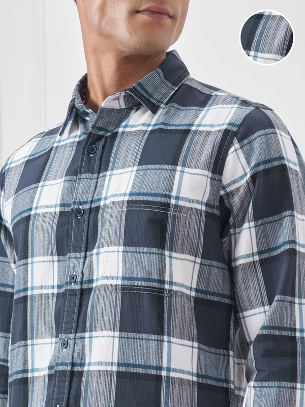 Highlander Men Navy Blue Checked Slim Fit Casual Shirt