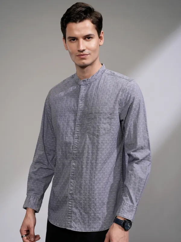 Highlander Men Blue Textured Slim Fit Casual Shirt