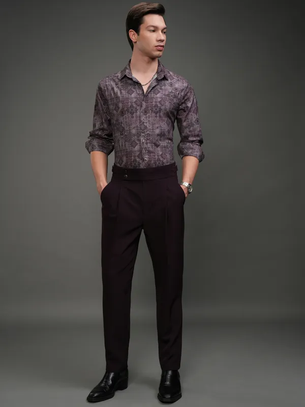 Highlander Men Mauve Printed Slim Fit Casual Shirt
