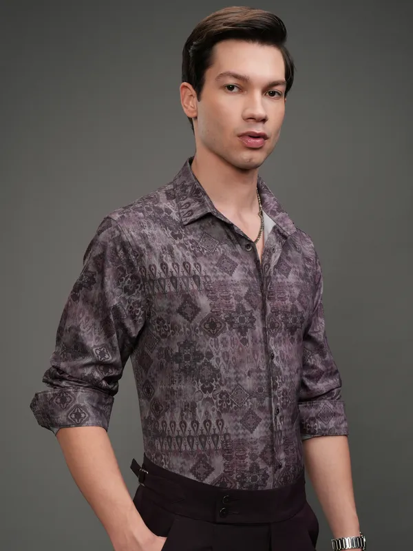 Highlander Men Mauve Printed Slim Fit Casual Shirt
