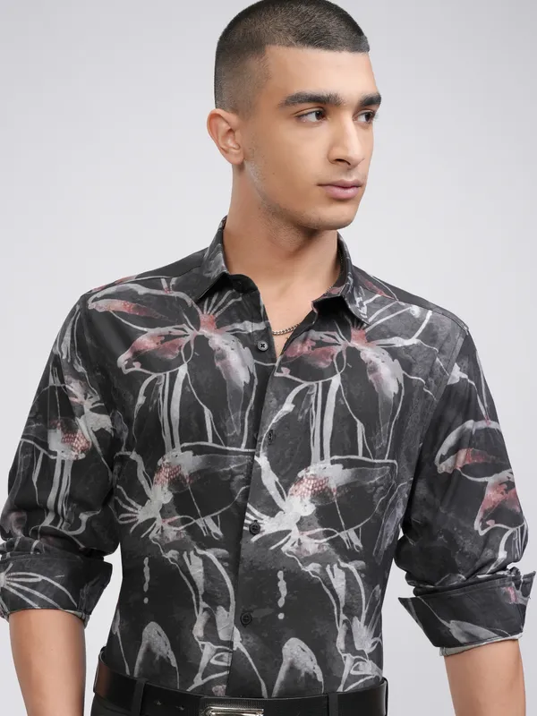 Highlander Men Charcoal Printed Slim Fit Casual Shirt