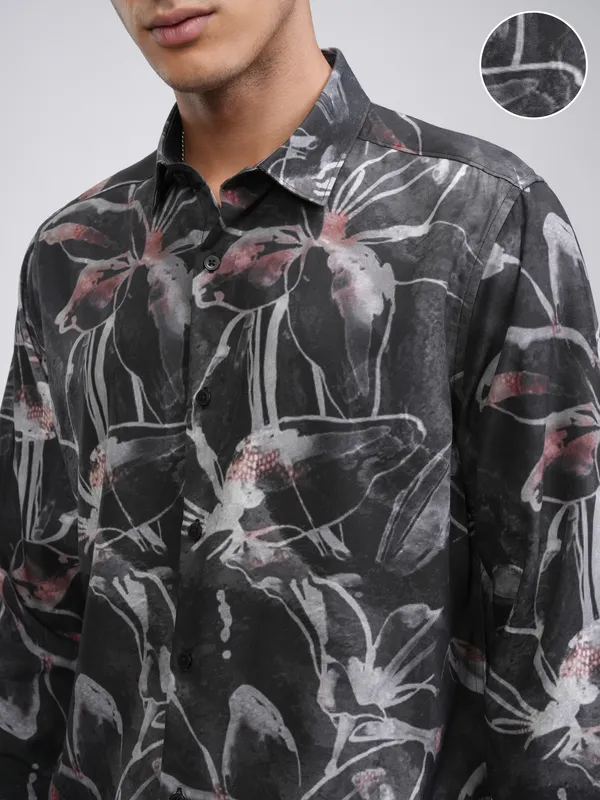 Highlander Men Charcoal Printed Slim Fit Casual Shirt