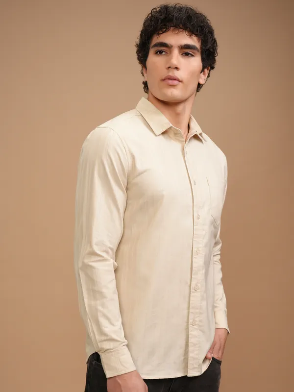 Highlander Men Cream Striped Slim Fit Casual Shirt