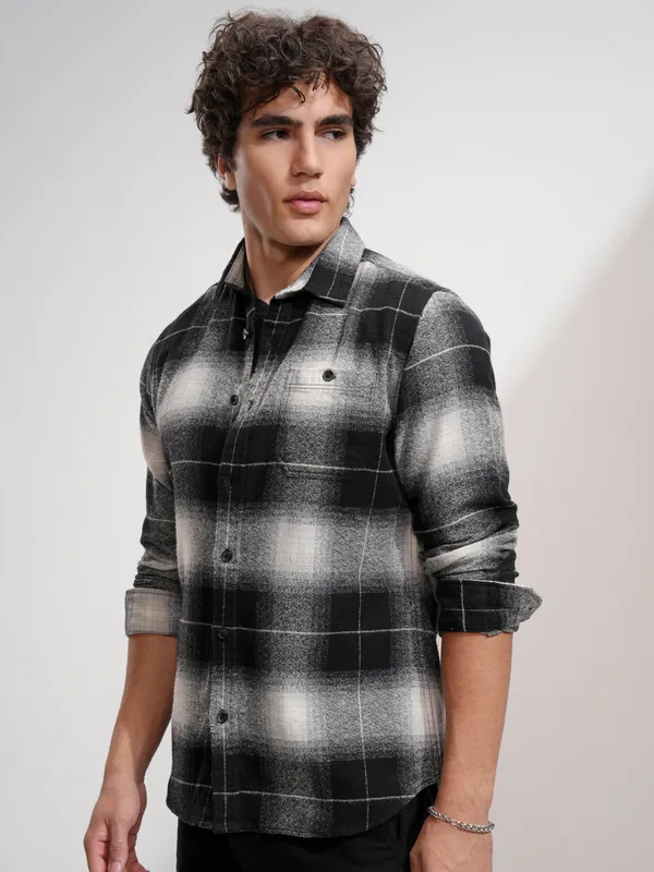 Highlander Men Black Checked Slim Fit Casual Shirt
