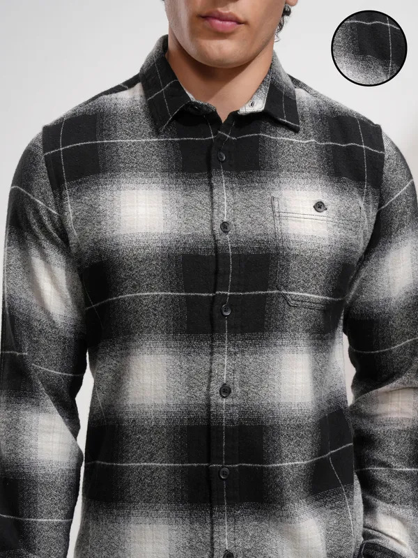 Highlander Men Black Checked Slim Fit Casual Shirt