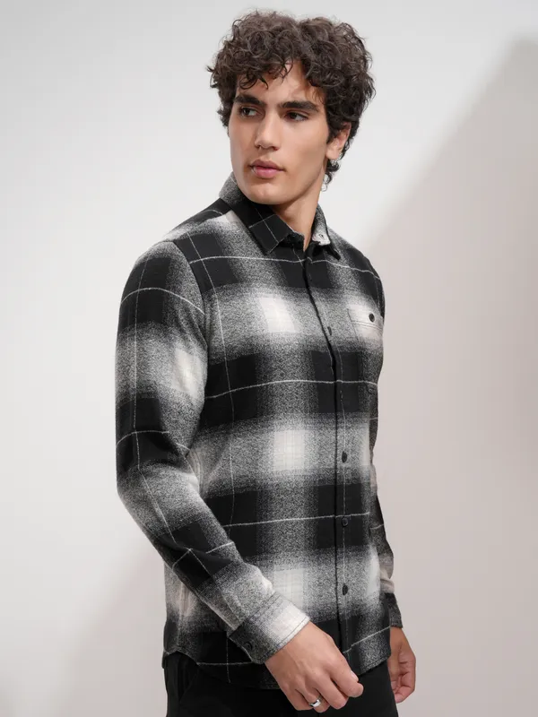 Highlander Men Black Checked Slim Fit Casual Shirt