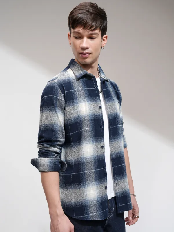 Men Slim Fit Casual Shirt