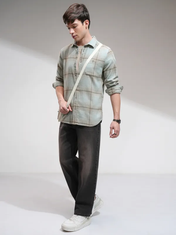 Highlander Men Blue Checked Slim Fit Casual Shirt