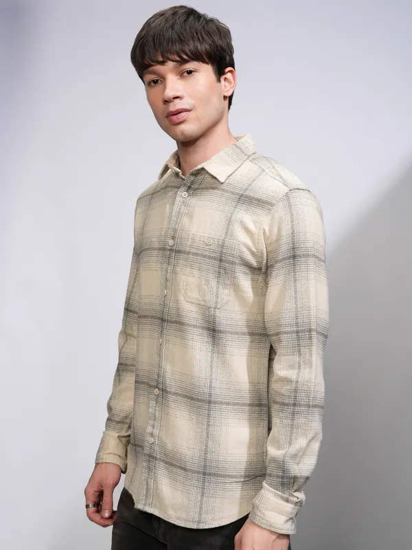 Highlander Men Beige Checked Slim Fit Casual Shirt