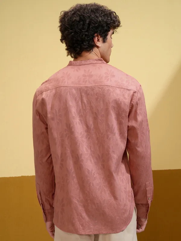 Highlander Men Peach Printed Relaxed Fit Casual Shirt