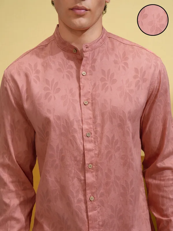 Highlander Men Peach Printed Relaxed Fit Casual Shirt