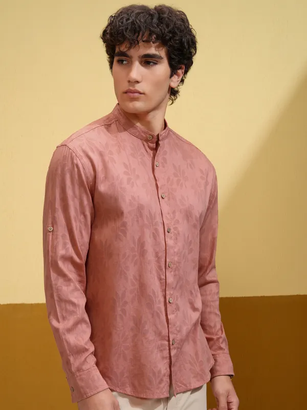 Highlander Men Peach Printed Relaxed Fit Casual Shirt