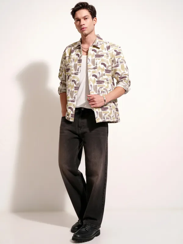 Highlander Men White Printed Relaxed Fit Casual Shirt