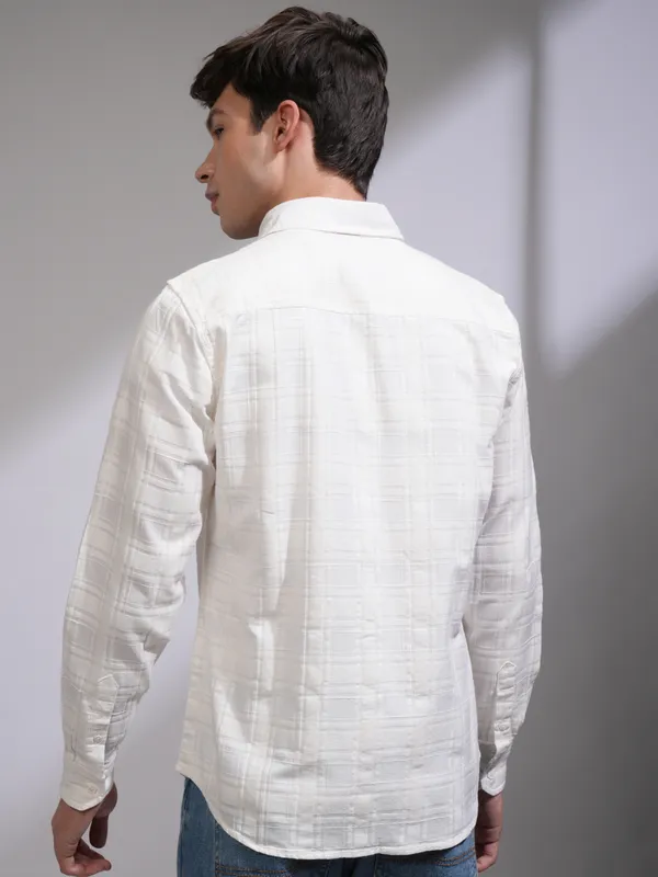 Highlander Men Off White Checked Slim Fit Casual Shirt