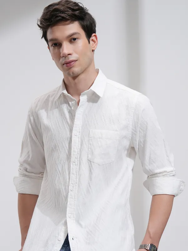 Highlander Men White Self Design Slim Fit Casual Shirt