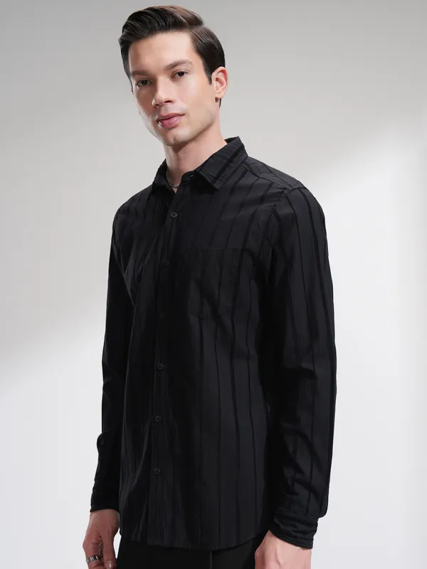Highlander Men Black Striped Slim Fit Casual Shirt
