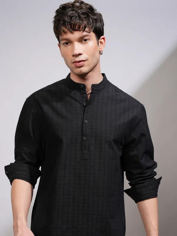 Highlander Men Black Striped Relaxed Fit Casual Shirt