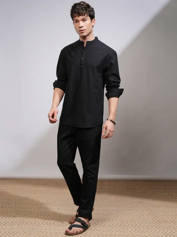 Highlander Men Black Striped Relaxed Fit Casual Shirt