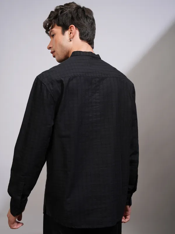Highlander Men Black Striped Relaxed Fit Casual Shirt